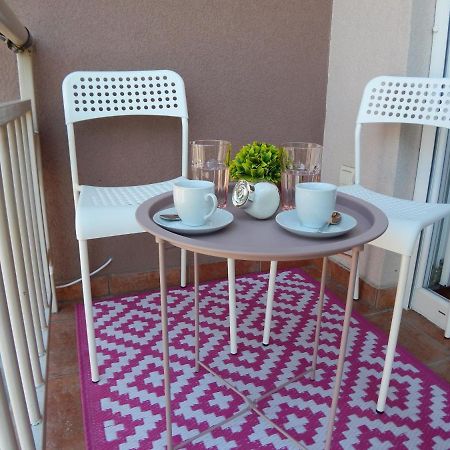 Quiet Center Apartment Сремска Митровица Екстериор снимка